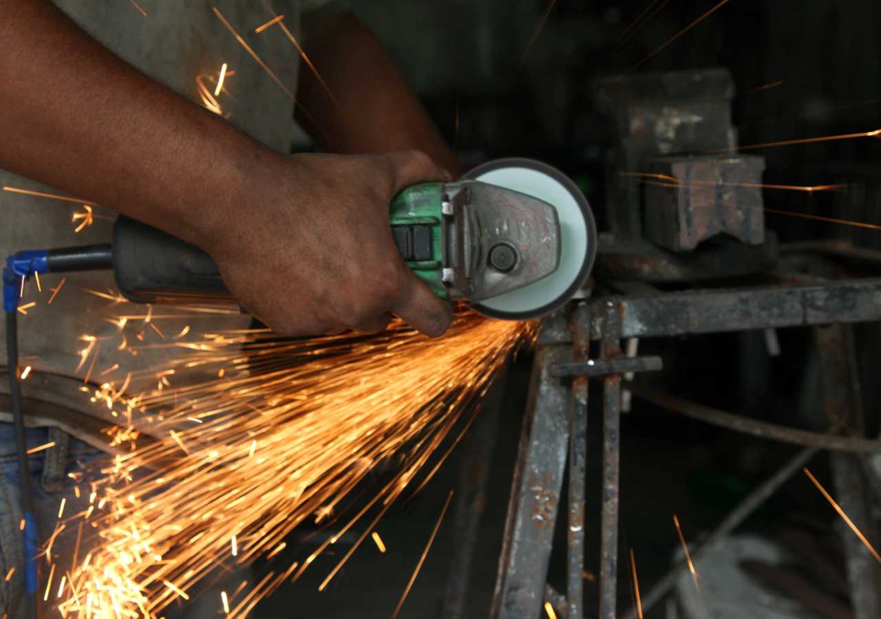 Harga dan Biaya Jasa Bengkel Las